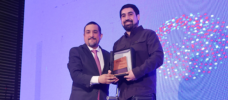 Pablo Caro Mansilla Recibe el Premio al Talento Futuro en la Conferencia Internacional IDE Chile 2024 